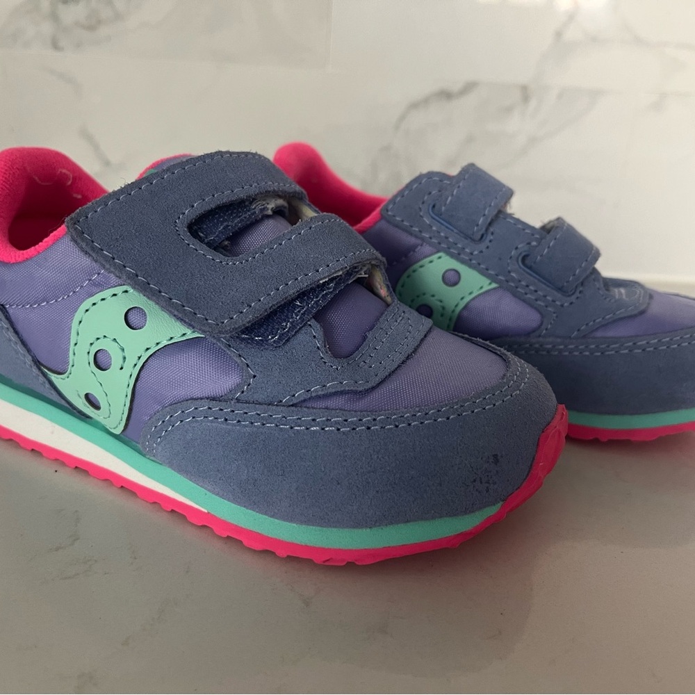 Saucony toddler girls sneakers. Size 9.